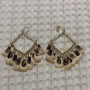 Kendra Scott Beige and Brown Teardrop Feather 🪶 Earrings